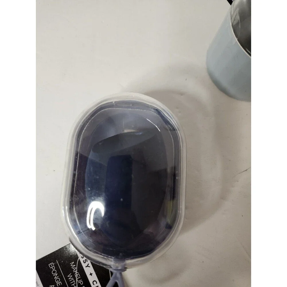 Lot Of 2 Sassy + Chic Makeup Sponges And Cases